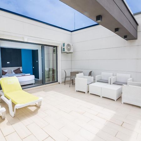 Miramare Residence Aparthotel 那沃达利 外观 照片